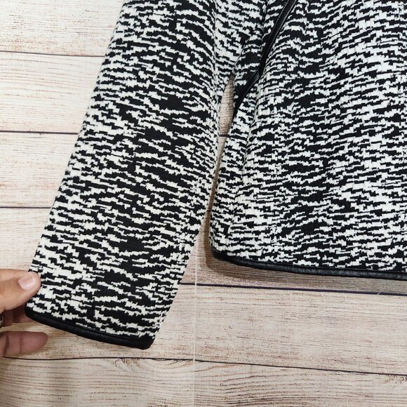 Women's CHICO'S Zebra-Print Style Jacquard Jacket Black & White Size 2 (M/L) - Picture 11 of 13